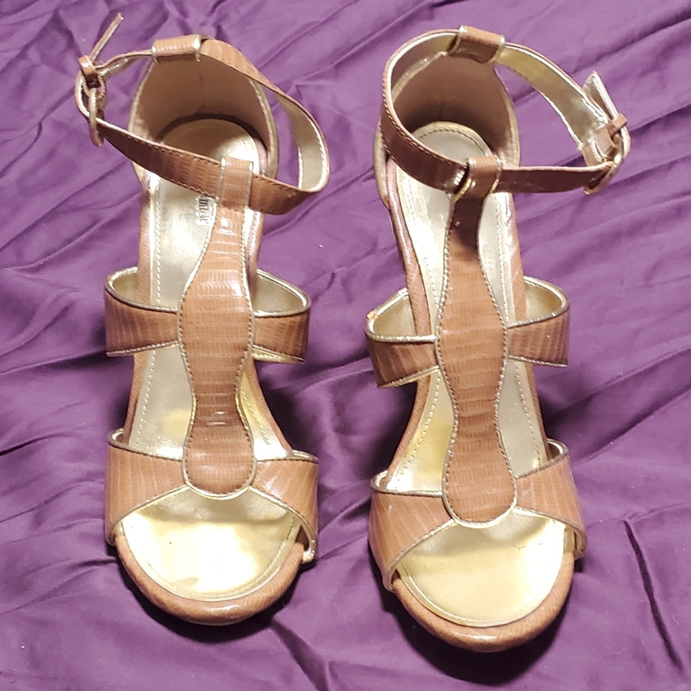 Tan and gold gladiator style 4.5" heels